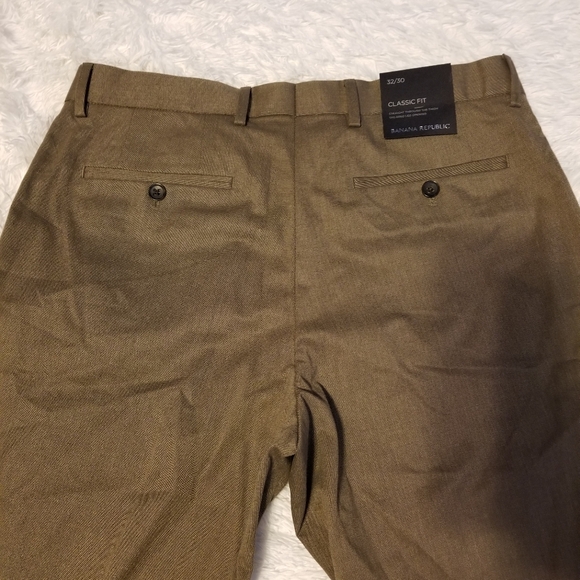 NWT Banana Republic Classic Fit Size 32 Waist Color Khaki - Picture 7 of 11